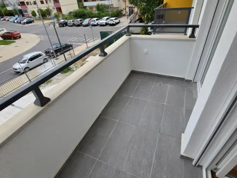 Prodaja, jednosoban stan, 45m², Pobrežje, Podgorica - image 6