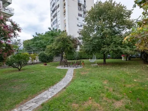 Rent, three bedroom apartment, 145m², Momišići, Podgorica - image 21