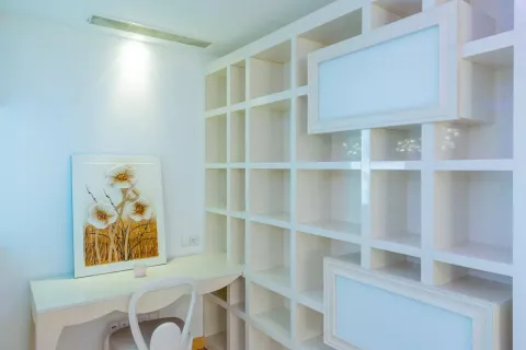 Rent, one bedroom apartment, 77m², Bulevar, Budva - image 6