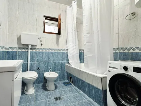 Izdavanje, trosoban stan, 110m², Masline, Podgorica - image 16