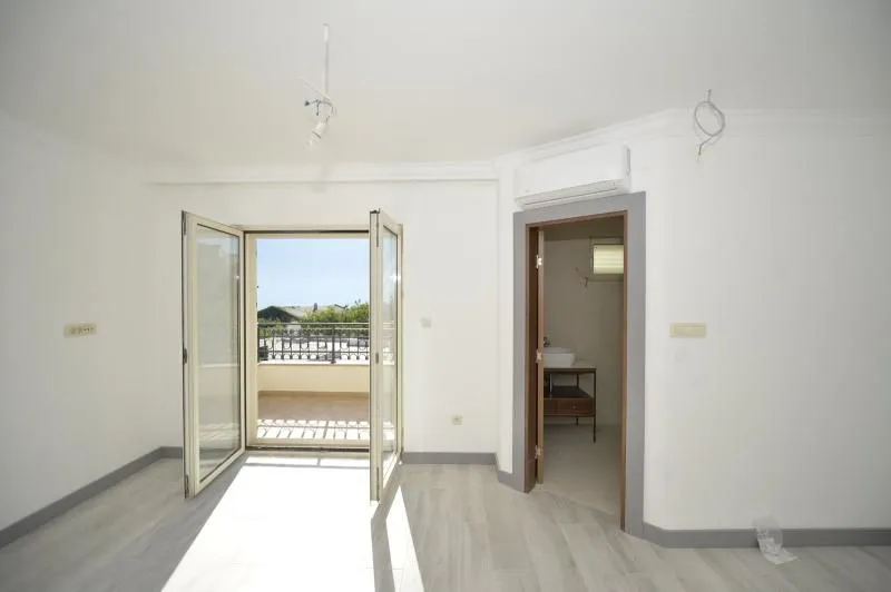 Prodaja, četvorosoban stan, 123m², Herceg Novi, Crna Gora