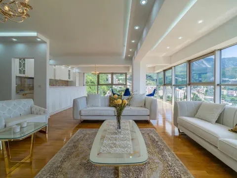 Izdavanje, trosoban stan, 150m², Dukley Gardens, Budva - image 15