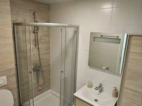 Izdavanje, dvosoban stan, 64m², Zagorič, Podgorica - image 10