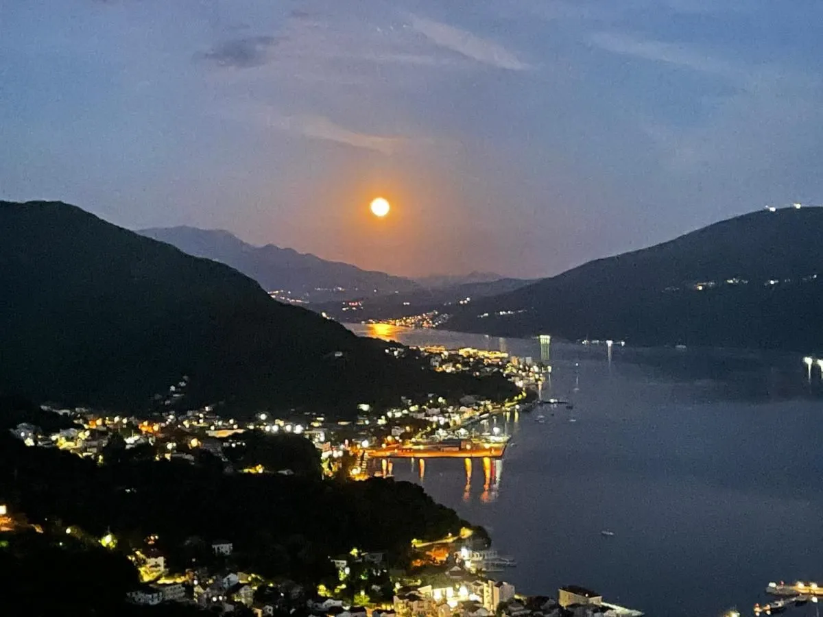 Prodaja, kuća, 240m², Podi, Herceg Novi