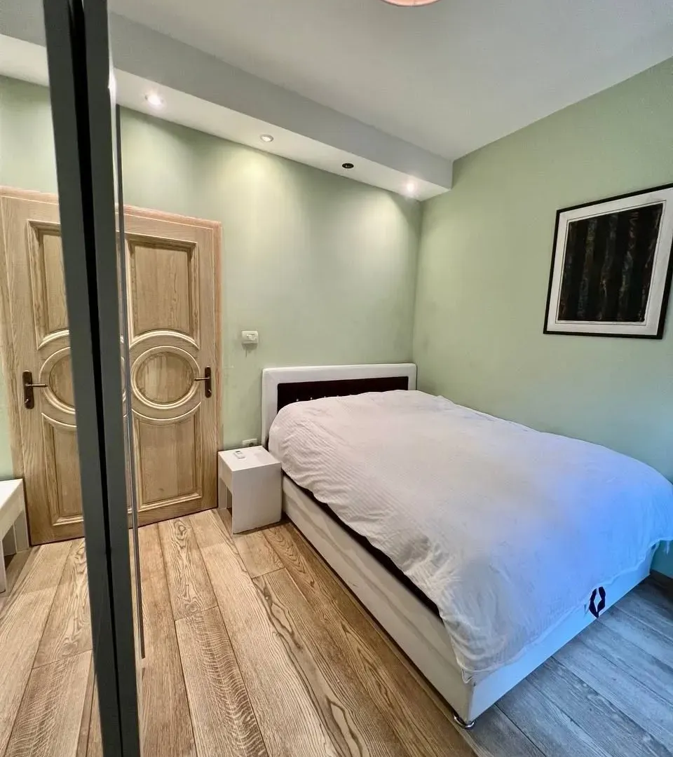 Izdavanje, jednosoban stan, 60m², Stari Grad Kotor, Kotor