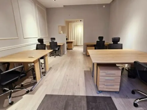 Izdavanje, poslovni prostor, 80m², Centar, Podgorica - image 11