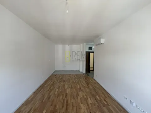Rent, one bedroom apartment, 45m², Tološi, Podgorica - image 4