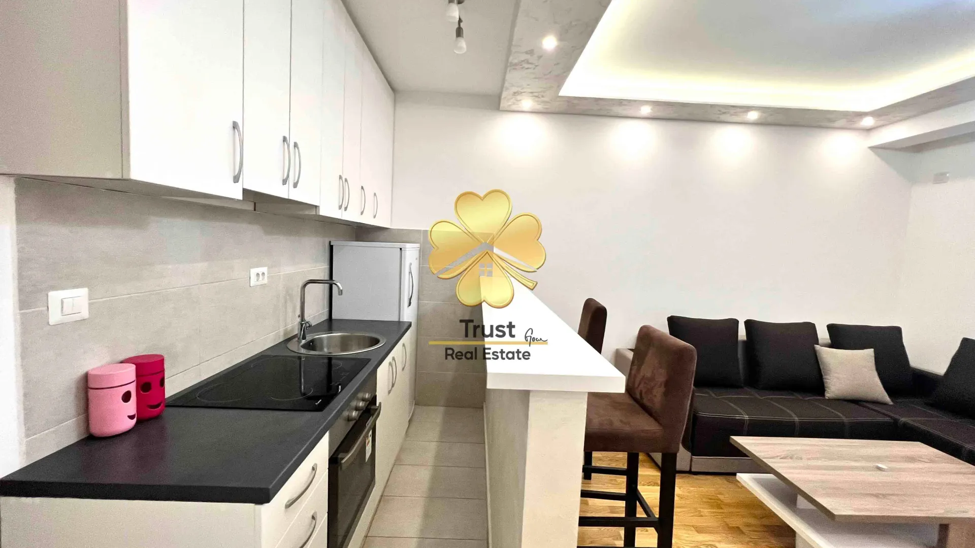 Rent, studio apartment, 30m², Stari Aerodrom, Podgorica