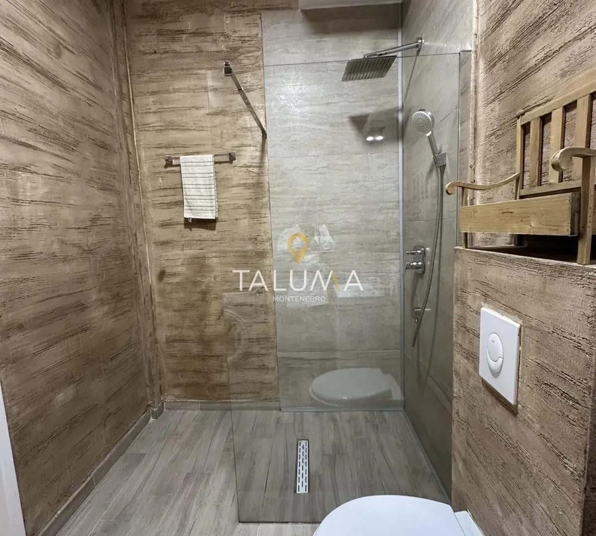 Izdavanje, dvosoban stan, 68m², Blok 9, Podgorica
