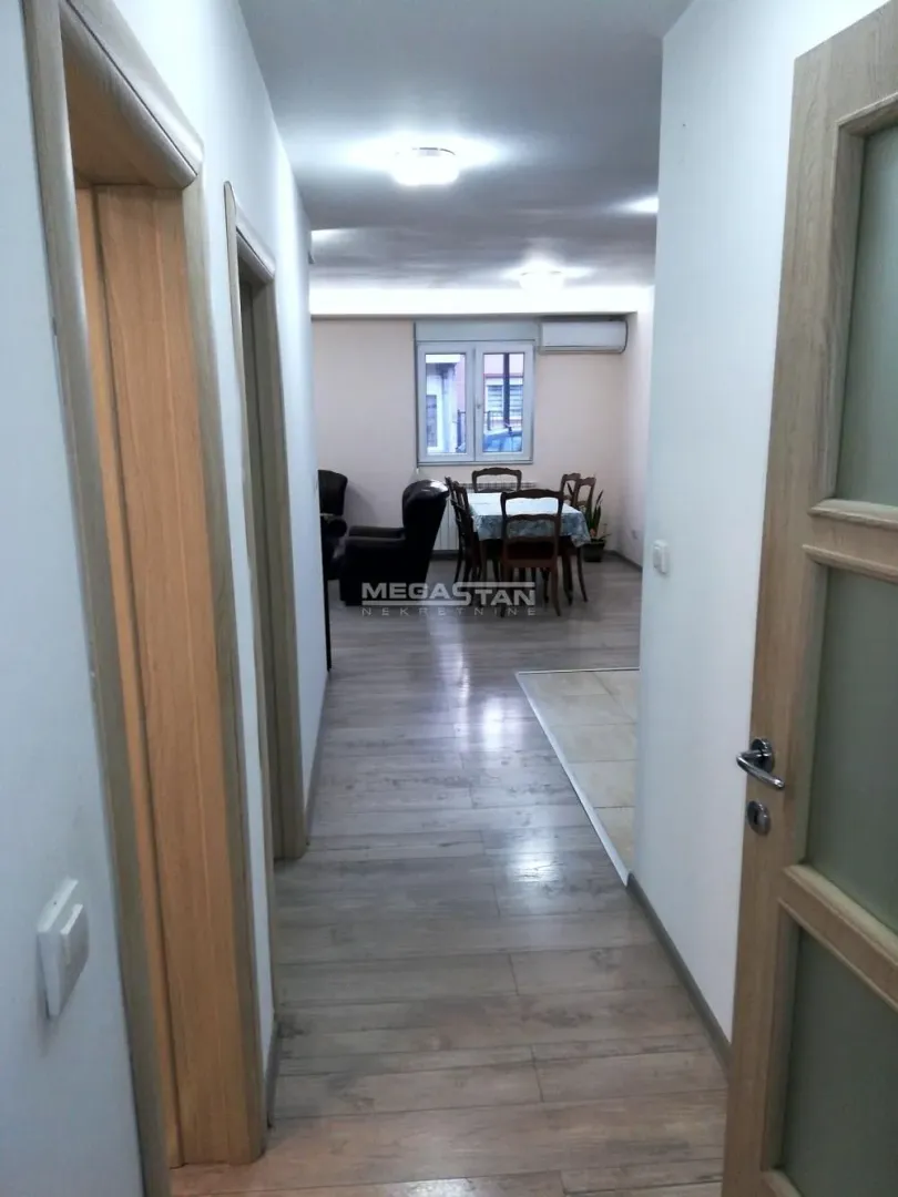 Prodaja, kuća, 272m², Zemun Gornji Grad, Zemun Sve Podlokacije