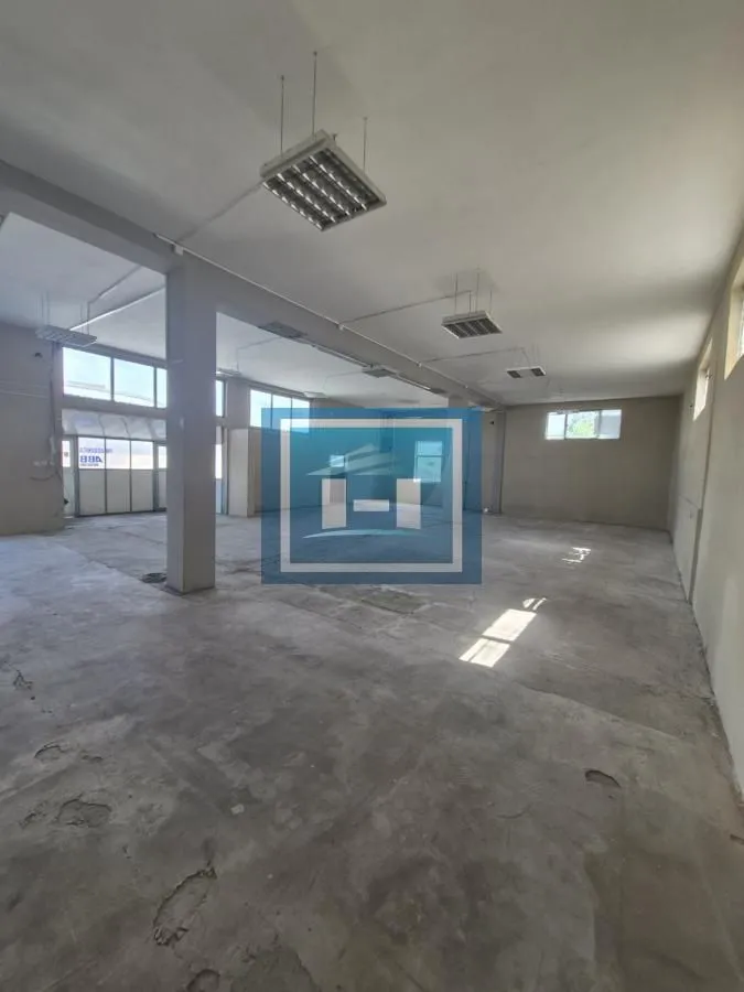 Rent, office space, 360m², Zmič, Paraćin