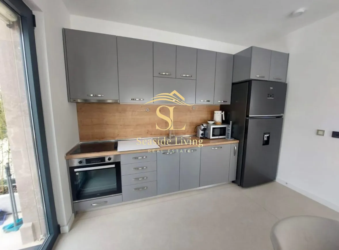 Izdavanje, dvosoban stan, 150m², Gornja Lastva, Tivat