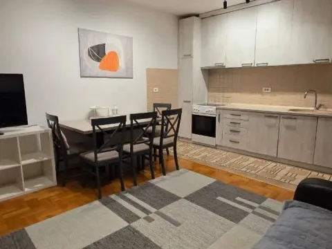 Prodaja, dvosoban stan, 66m², Stari Aerodrom, Podgorica - image 2