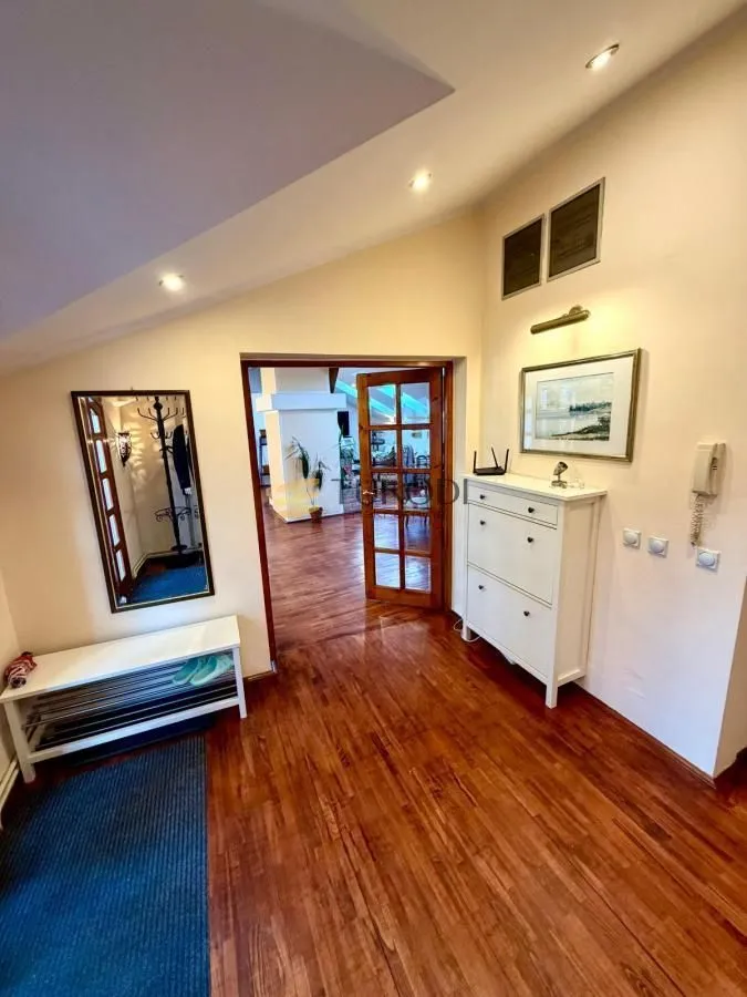 Rent, apartment, 210m², Stari Grad, Beograd