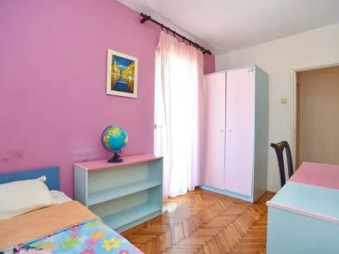 Rent, three bedroom apartment, 130m², Budva, Crna Gora - image 9