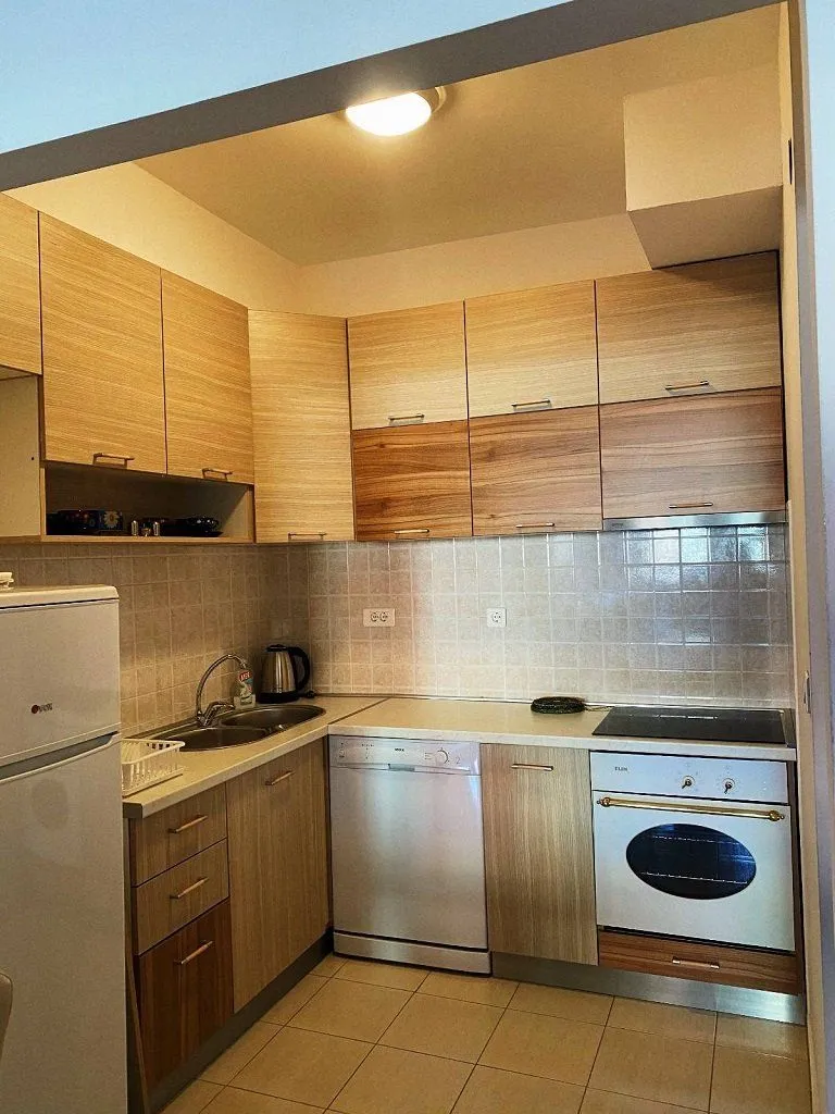 Izdavanje, trosoban stan, 110m², City Kvart, Podgorica