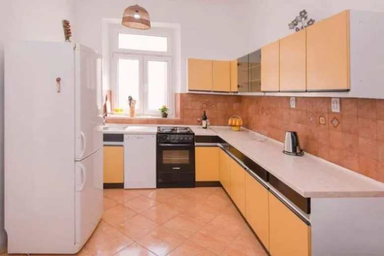 Rent, two bedroom apartment, 120m², Seljanovo, Tivat