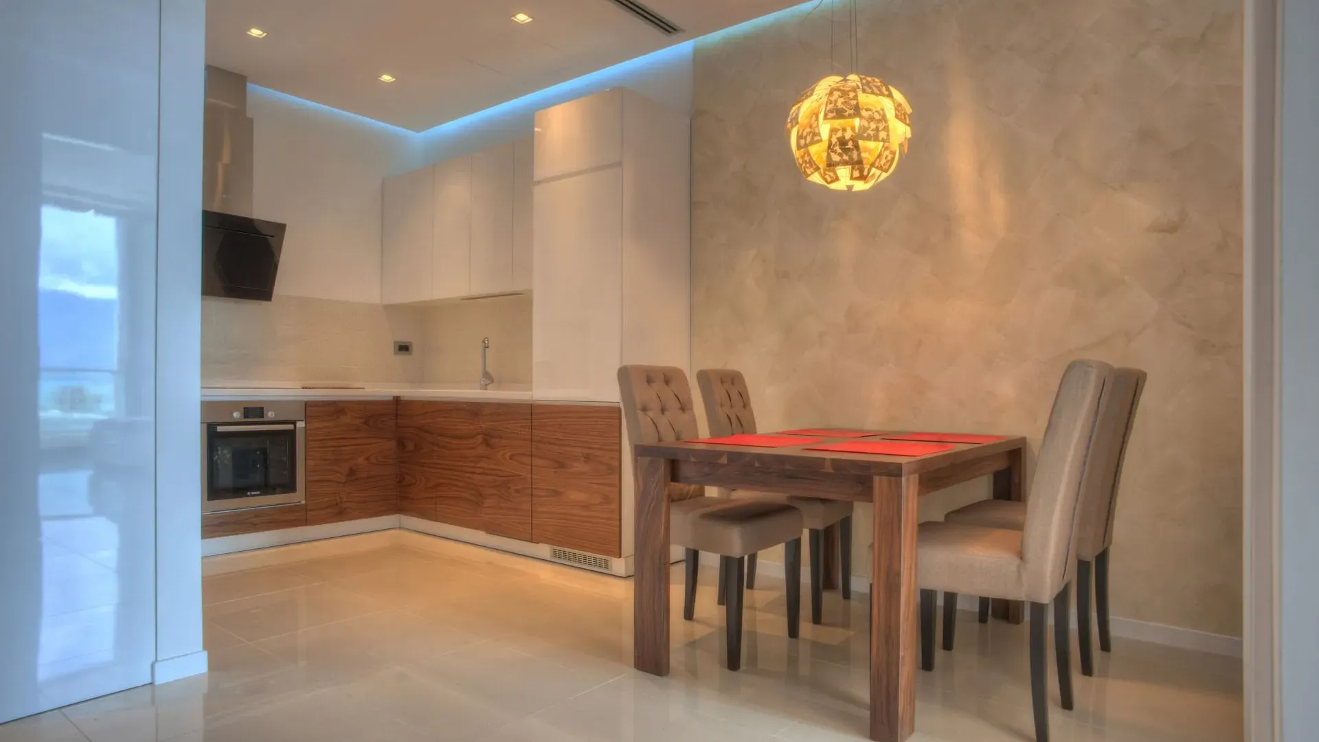 Prodaja, dvosoban stan, 95m², Budva, Crna Gora