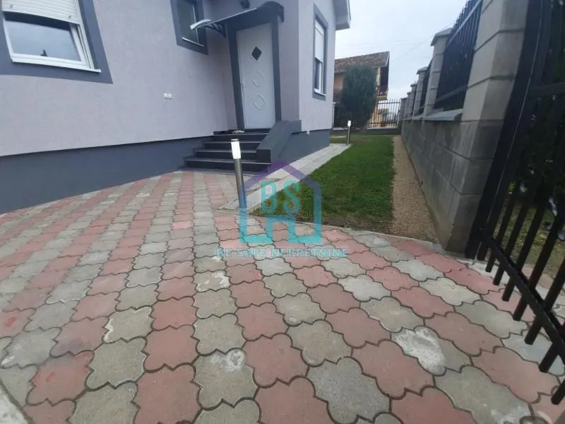 Prodaja, kuća, 154m², Sajlovo, Novi Sad Sve Podlokacije