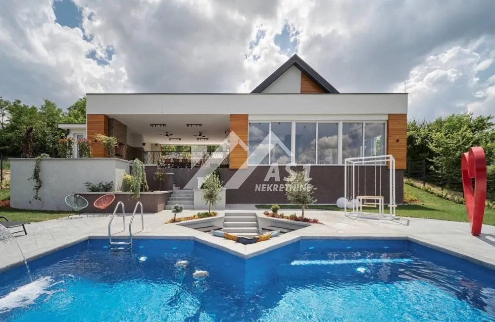 Izdavanje, kuća, 350m², Sremski Karlovci, Novi Sad
