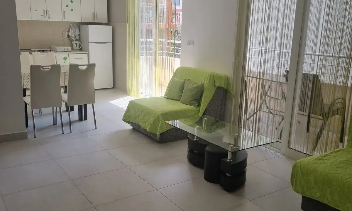 Izdavanje, jednosoban stan, 58m², Bečići, Budva