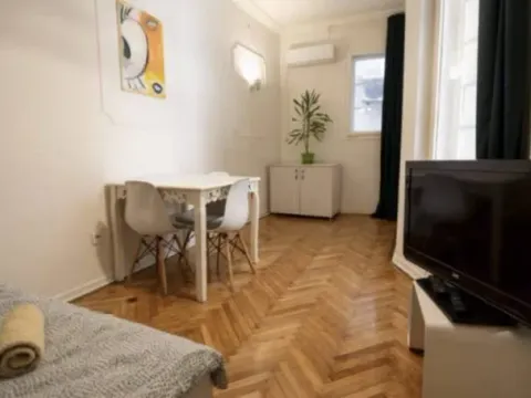 Prodaja, garsonjera, 26m², Stari Grad, Beograd - image 1