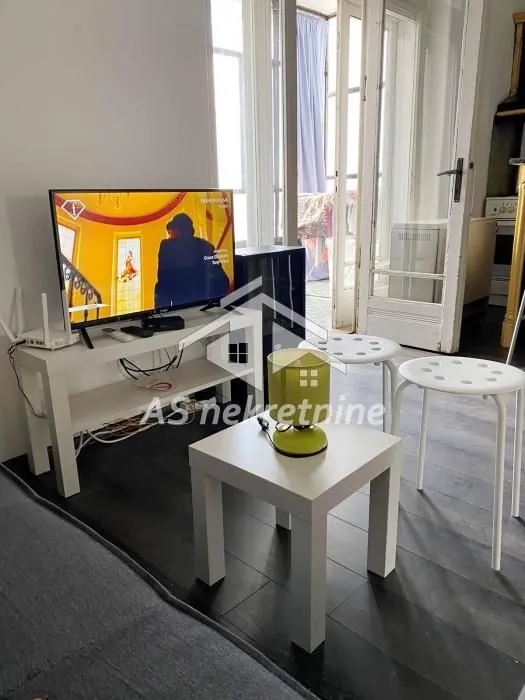 Rent, four bedroom apartment, 120m², Stari Grad, Beograd