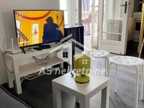 Rent, four bedroom apartment, 120m², Stari Grad, Beograd - image 3