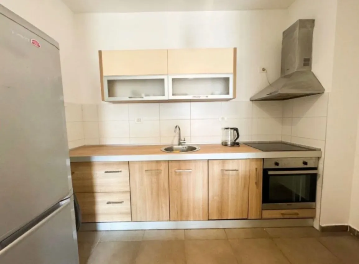 Izdavanje, dvosoban stan, 75m², City Kvart, Podgorica