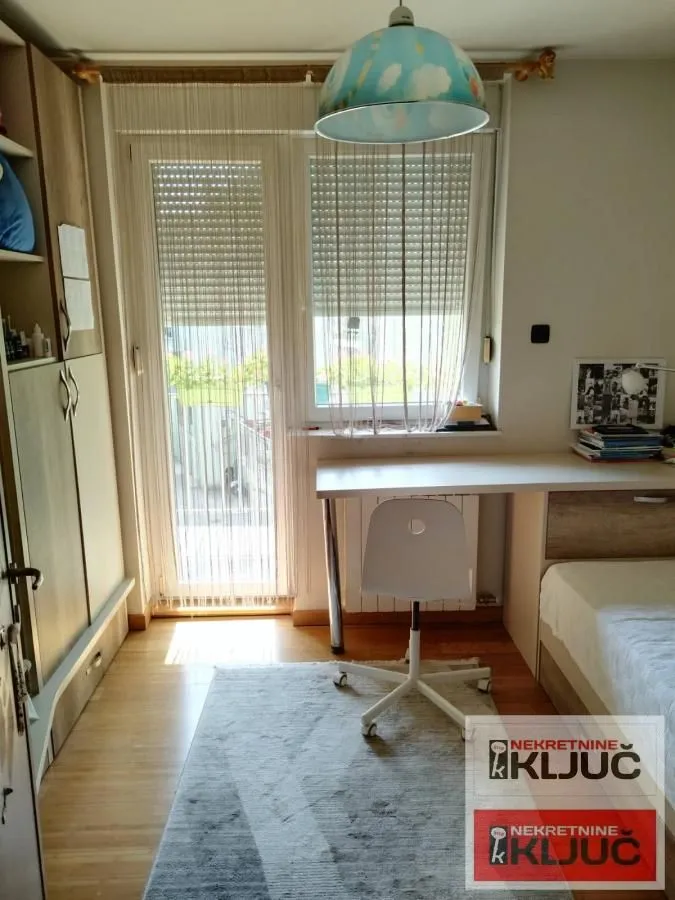 Prodaja, četvorosoban stan, 115m², Grbavica, Novi Sad Sve Podlokacije