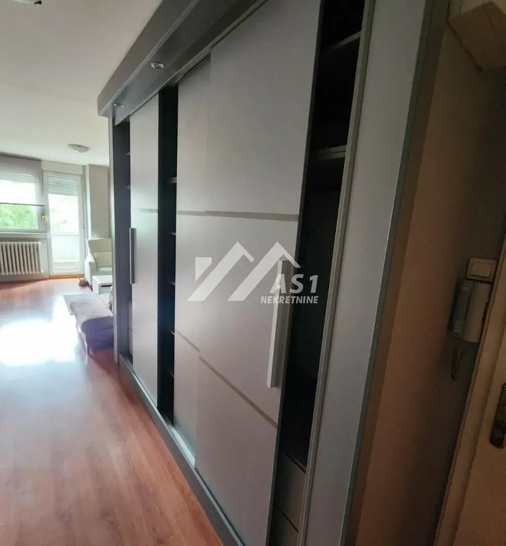 Izdavanje, trosoban stan, 70m², Liman 2, Novi Sad Sve Podlokacije