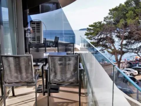 Rent, one bedroom apartment, 58m², Rafailovići, Budva - image 13