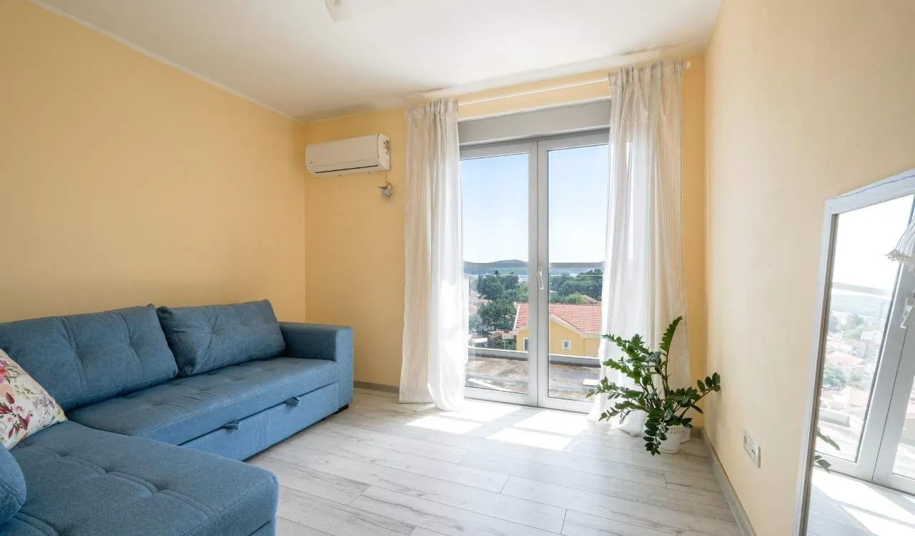 Prodaja, trosoban stan, 116m², Centar, Tivat
