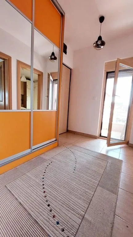 Izdavanje, jednosoban stan, 45m², Stari Aerodrom, Podgorica