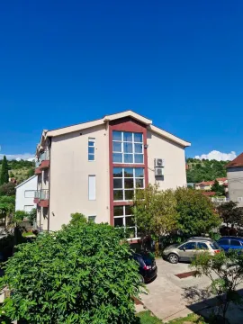 Rent, two bedroom apartment, 70m², Dalmatinska ulica, Podgorica - image 10