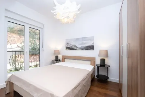 Rent, one bedroom apartment, 65m², Pržno, Budva - image 15