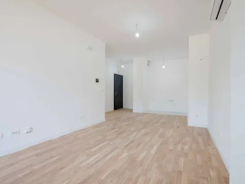 Prodaja, jednosoban stan, 65m², Centar, Bar - image 5