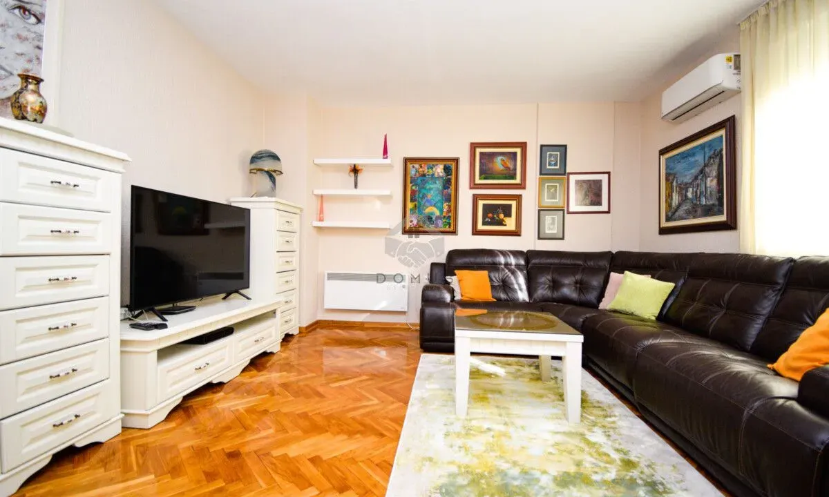 Rent, three bedroom apartment, 100m², Blok 6, Podgorica