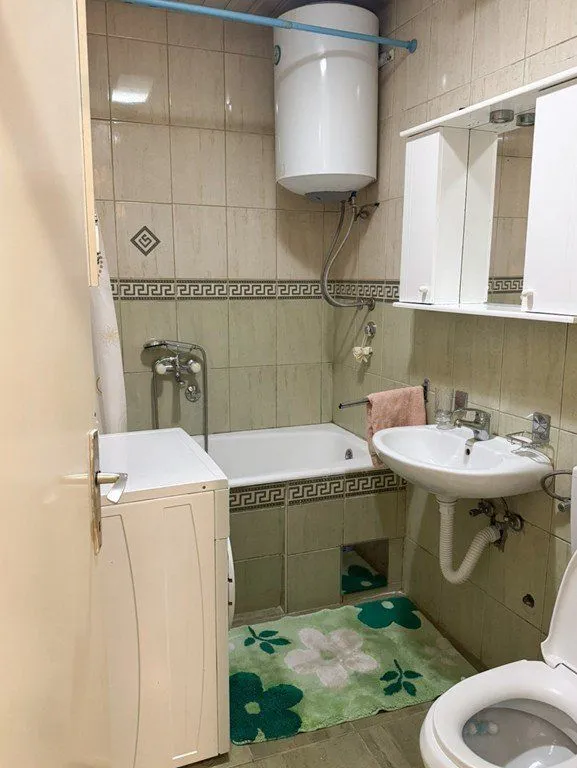 Izdavanje, dvosoban stan, 80m², Tuški Put, Podgorica