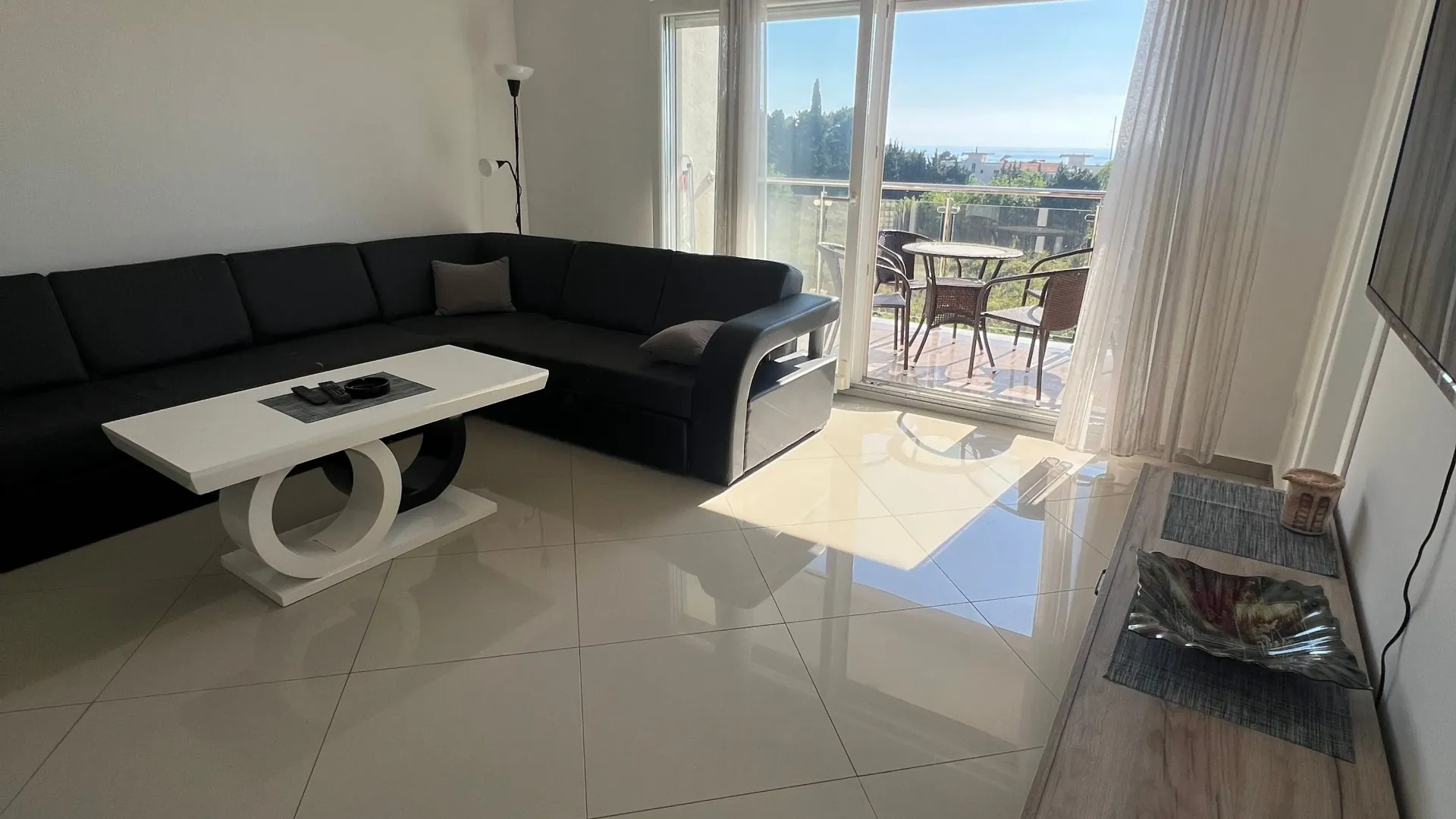 Izdavanje, dvosoban stan, 84m², Šušanj, Bar