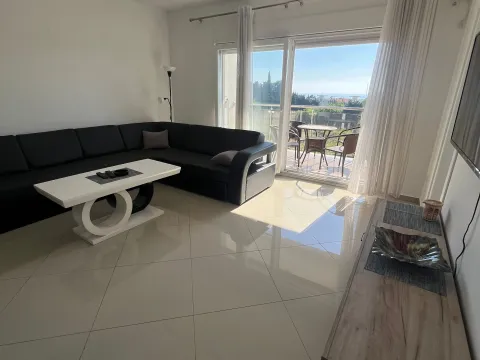 Izdavanje, dvosoban stan, 84m², Šušanj, Bar - image 2