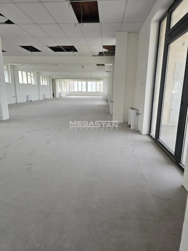 Rent, office space, 1200m², Čukarica, Beograd