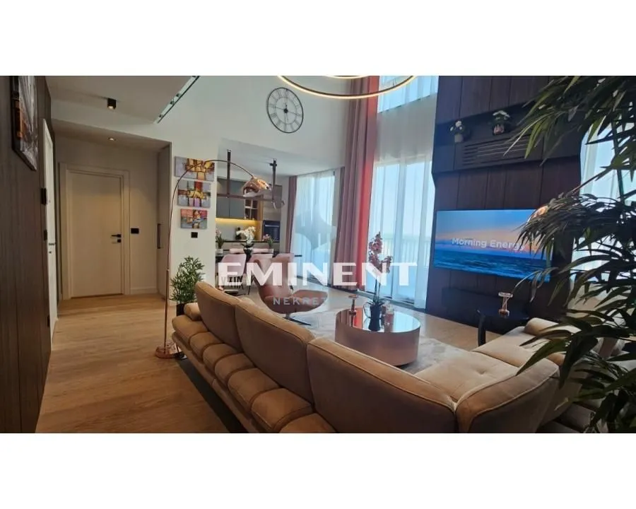 Izdavanje, četvorosoban stan, 160m², Savski Venac, Beograd