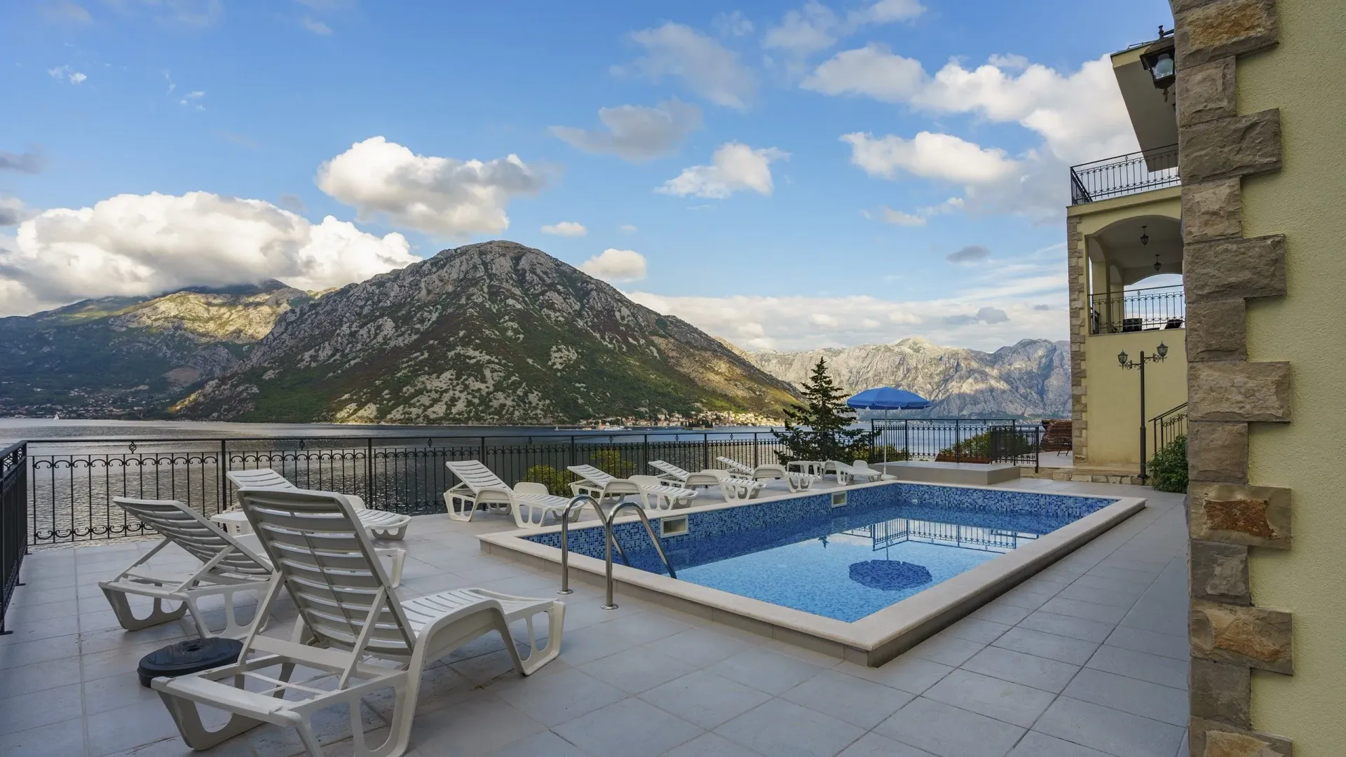 Sale, house, 358m², Kostanjica, Kotor