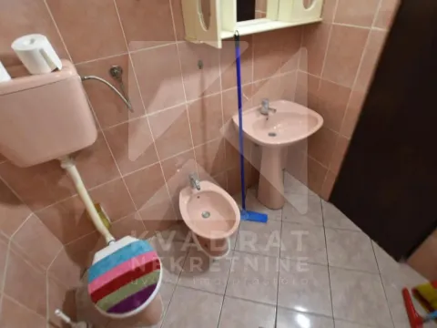 Izdavanje, trosoban stan, 100m², Masline, Podgorica - image 8