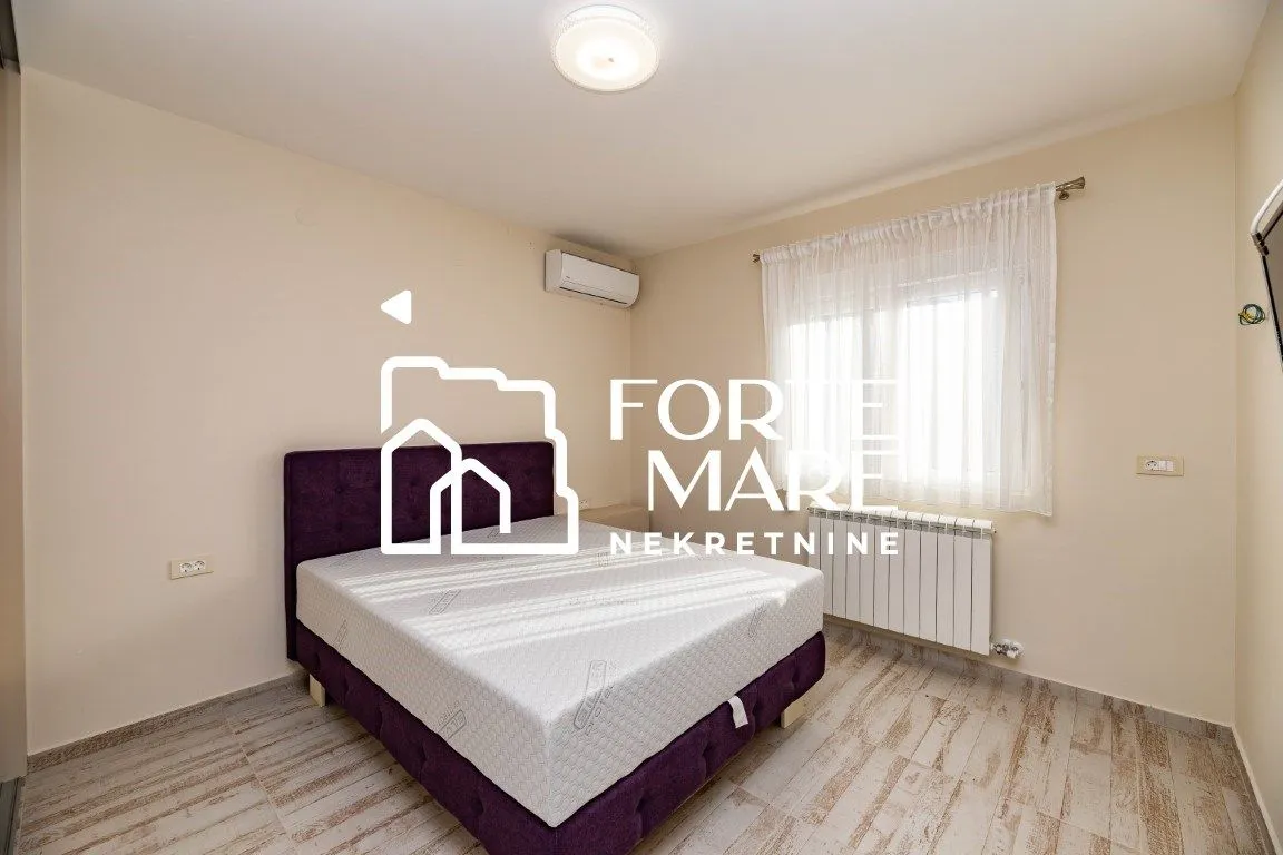 Prodaja, kuća, 220m², Zelenika, Herceg Novi