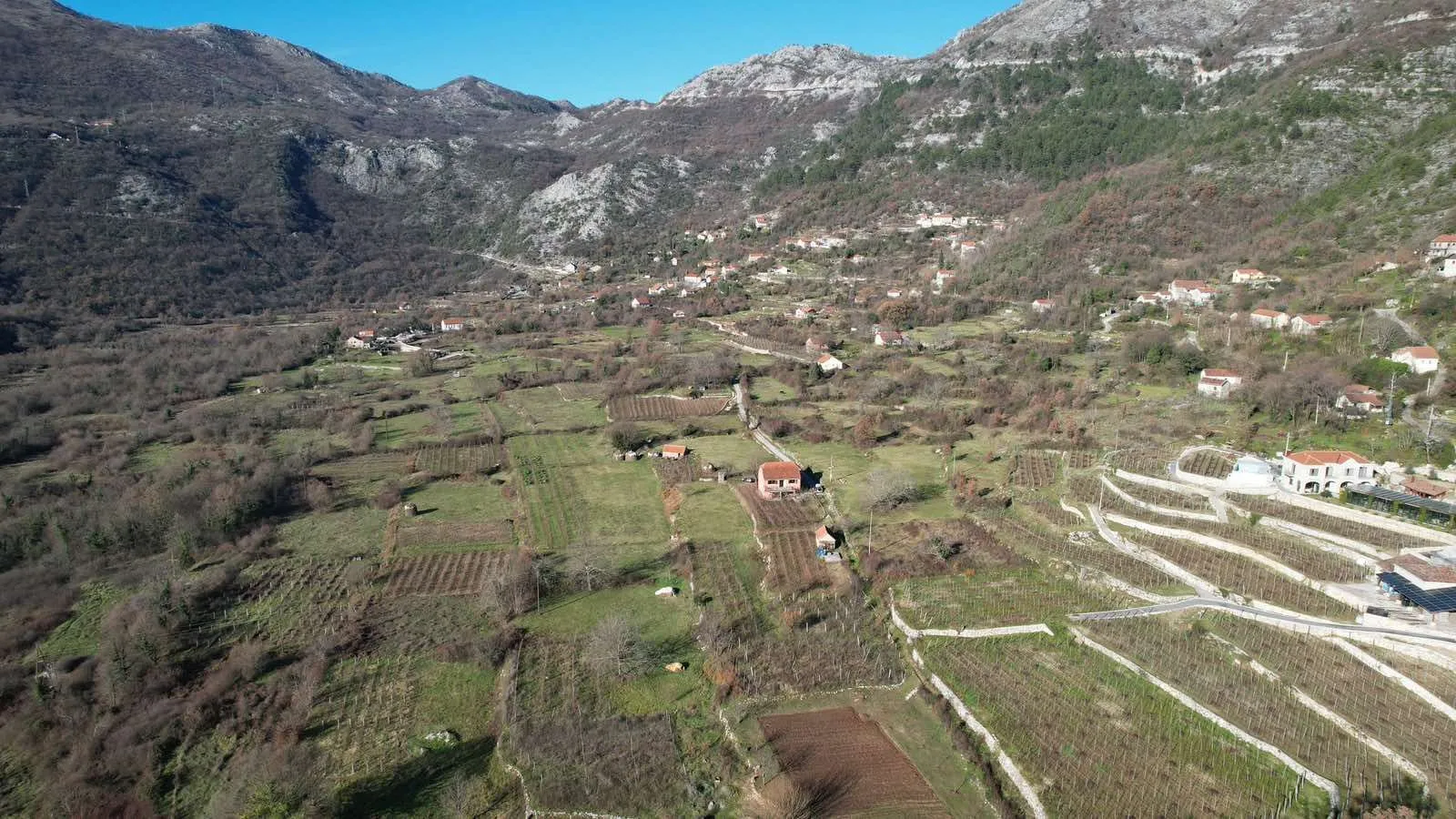 Prodaja, plac, 4400m², Cetinje, Crna Gora