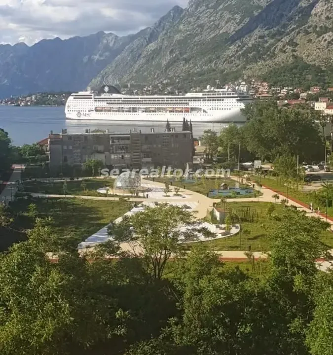 Rent, two bedroom apartment, 65m², Škaljari, Kotor