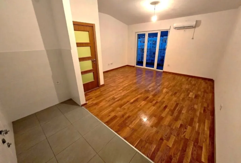 Prodaja, dvosoban stan, 72m², Stari Aerodrom, Podgorica
