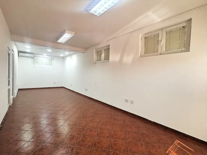 Rent, office space, 200m², Tološka šuma, Podgorica